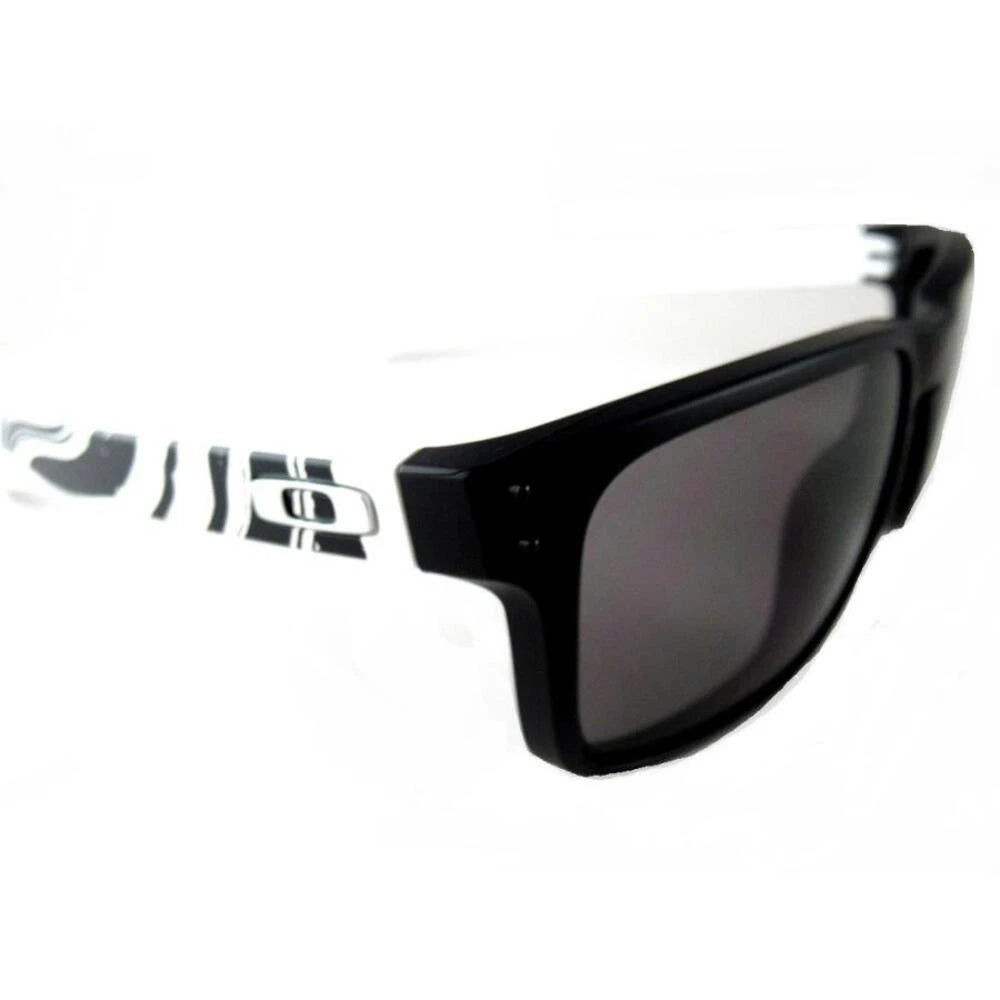 Oakley OO9102-Z555 Matte  Black Rectangle Sunglasses 0mm Sunglasses