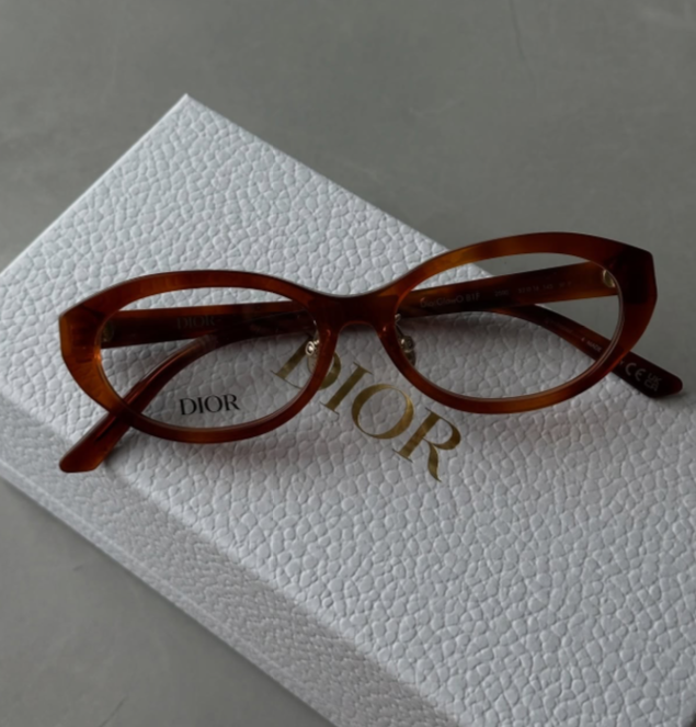 Dior-CD50127I-53054-DIORGLOWO-B1I