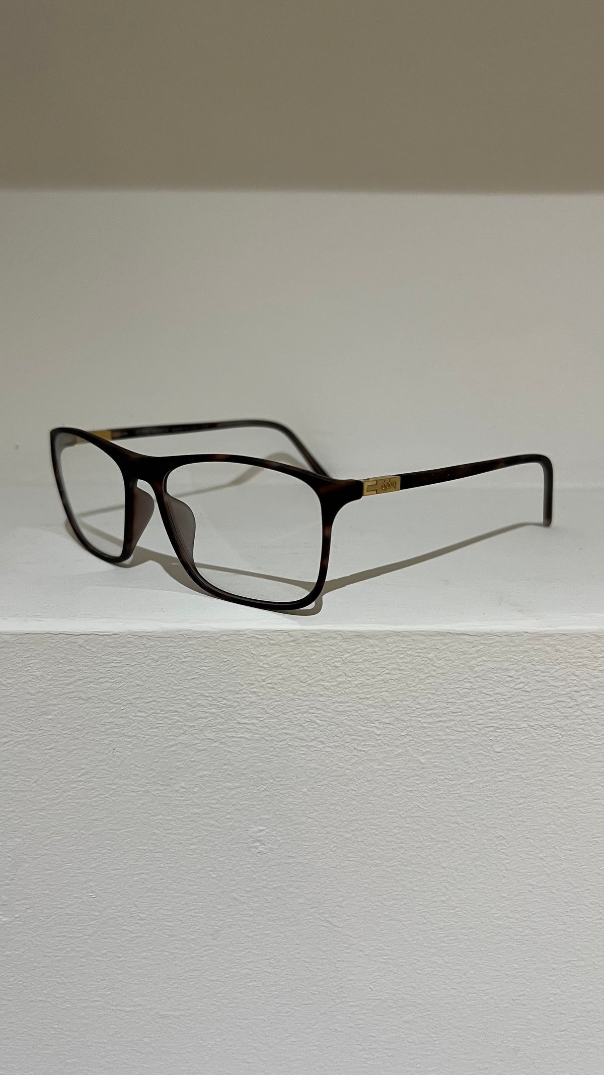 Dp69 DPV006-12 eyeglasses in demo lens frame with clear lenses