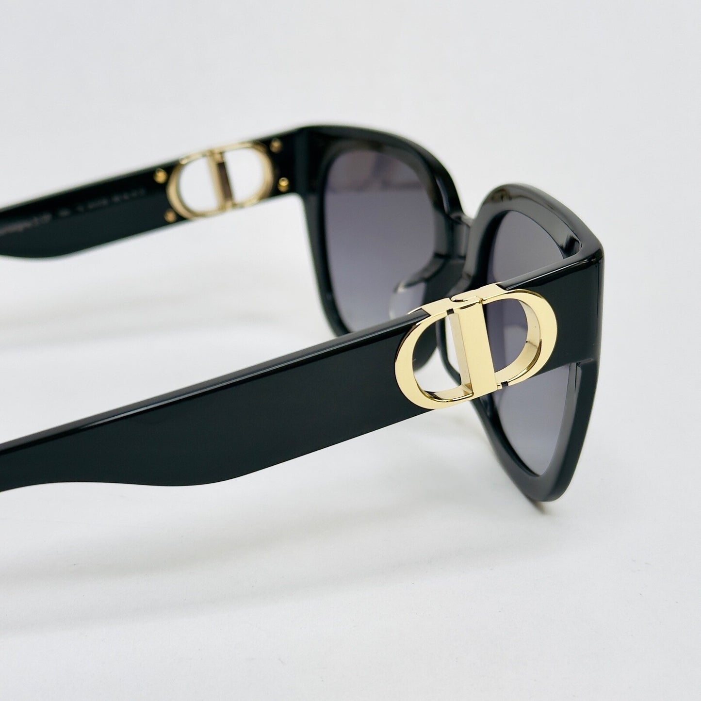 Christian Dior-CD40129F-01B-54