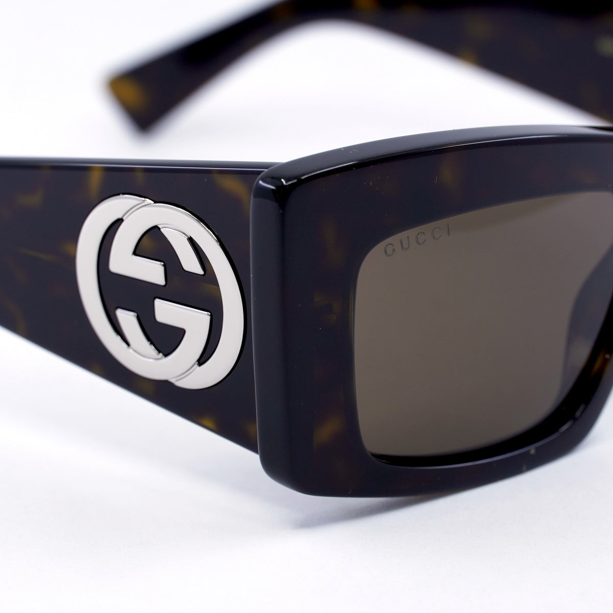 Gucci GG1842S-002-53 53