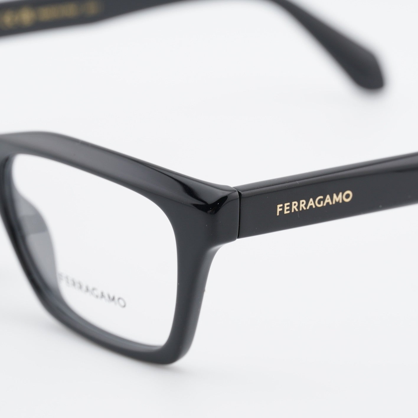 Salvatore Ferragamo  53