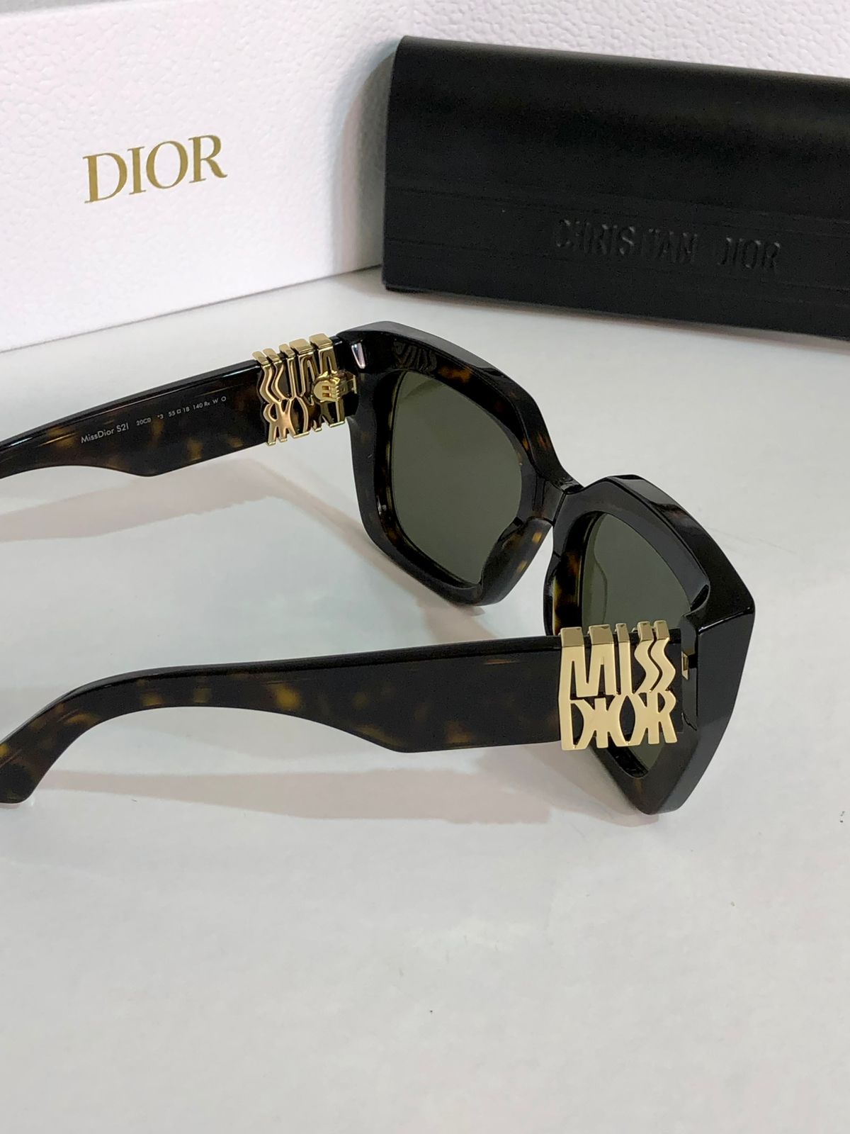 Dior-CD40183F-5601A-MISSDIOR-S2F