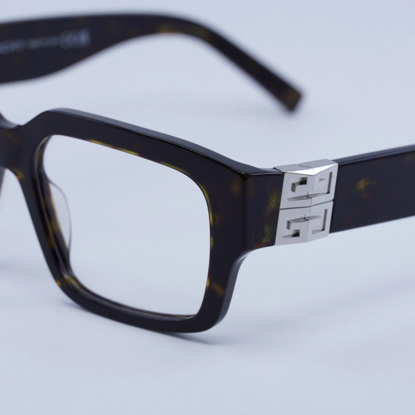 Givenchy GV50049I-052-53