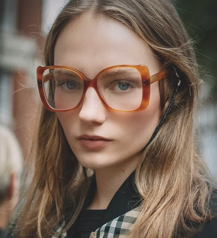 Gucci GG0473O-003 https://images.sellbrite.com/production/234668/GG1004o-003-FR/260134ec-eafe-5fad-9b56-6d8017d85ea0.jpg