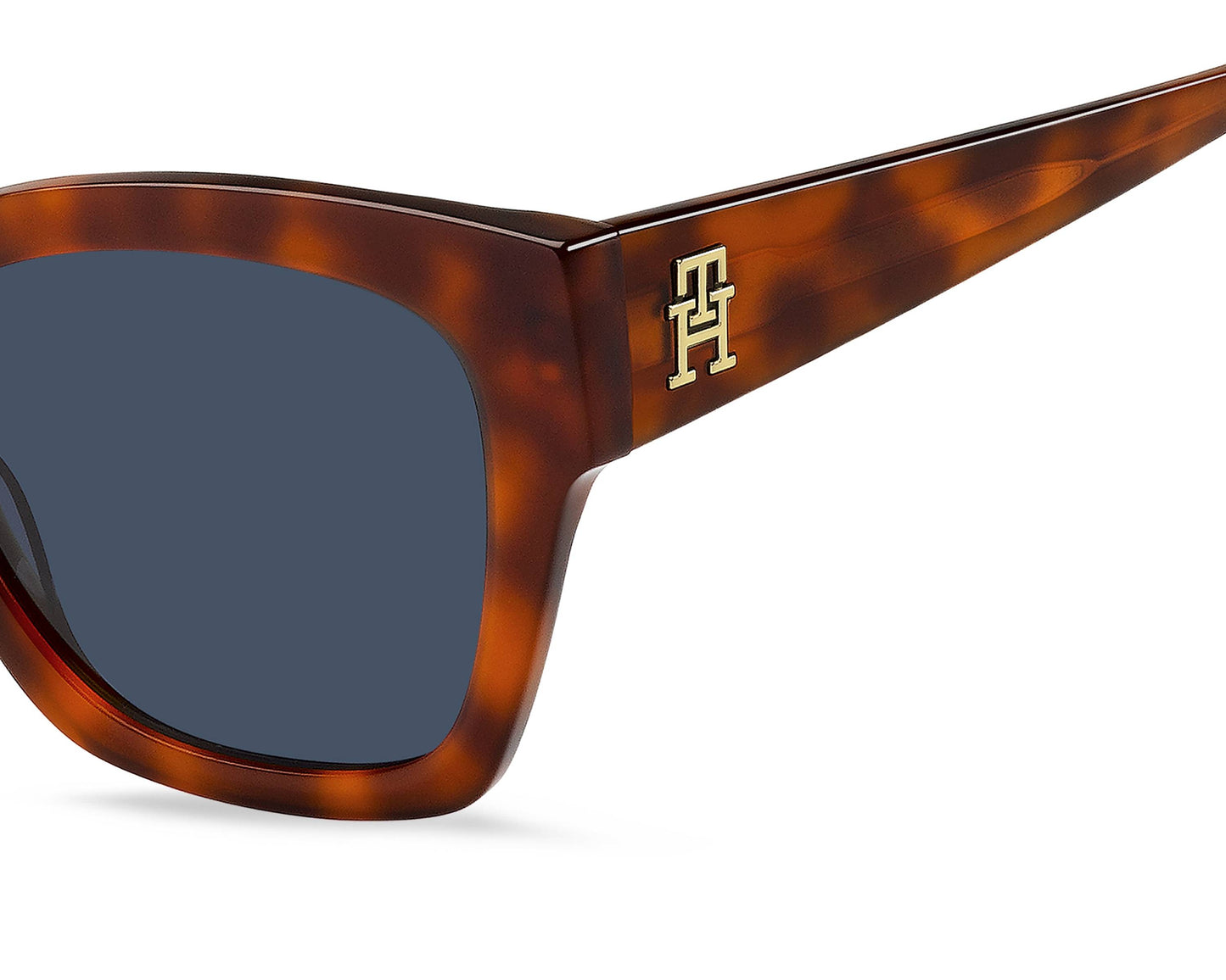Tommy Hilfiger  52